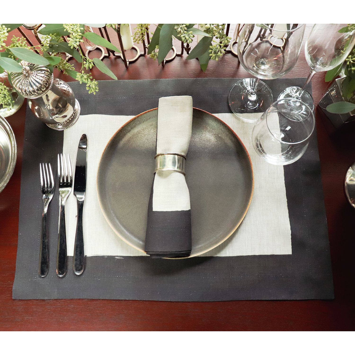 Cinta Black Border Linen Placemat