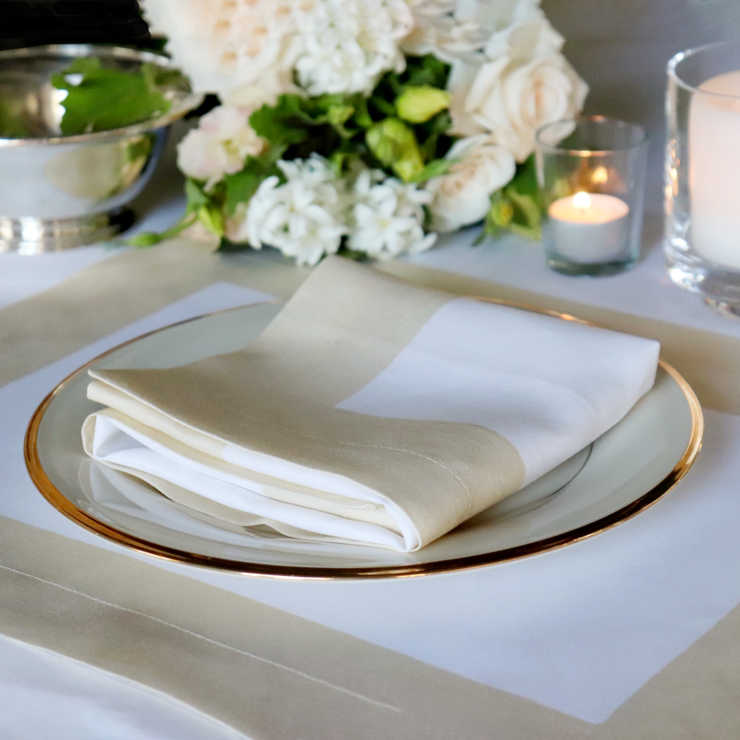 Cinta White Gold Border Linen Placemat