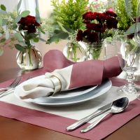 Cinta Burgundy Border Linen Placemat 