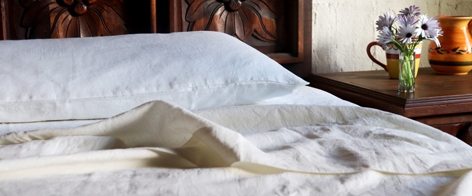 Ivory Linen Sheets - Style & Comfort 