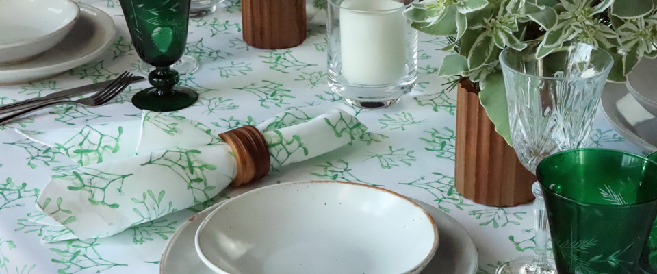 Mistletoe Linen Tablecloth & Napkins