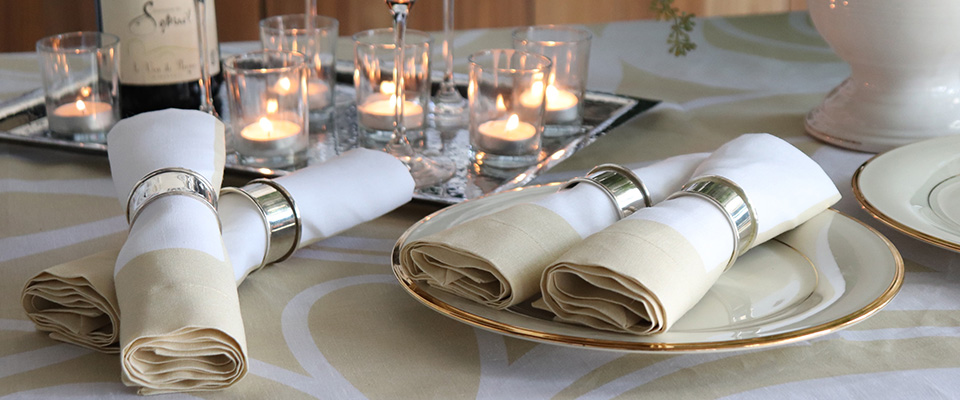 Sloan Gold Tablecloth & Cinta Gold Napkins